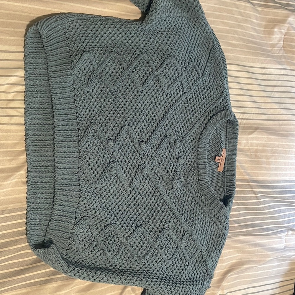 Love Tree cropped blue knit sweater